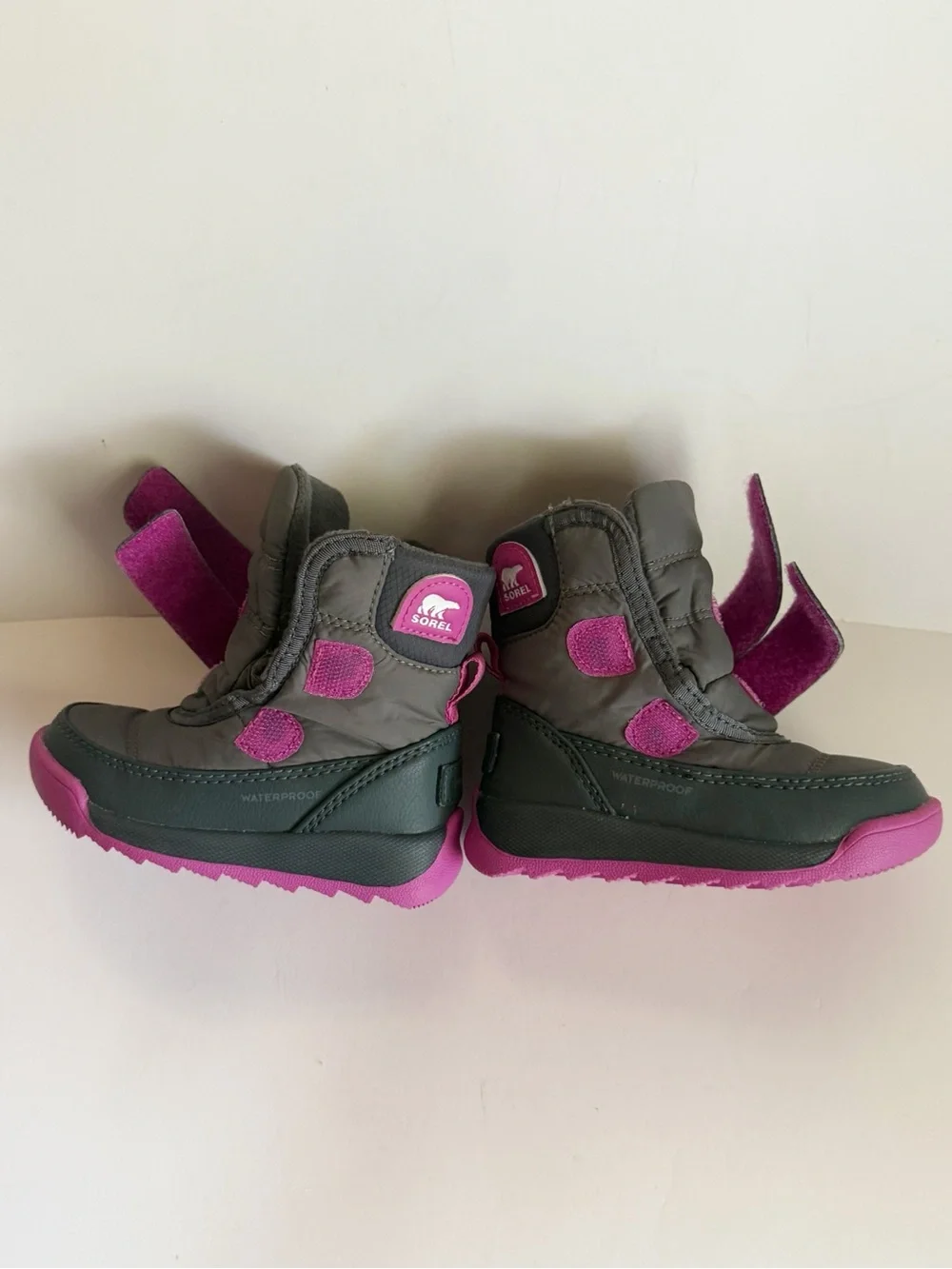 Sorel kids  Grey and Pink winter Insulated Snow Boots Size 5